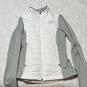 The North Face White and Gray Quilted Insulated Vest